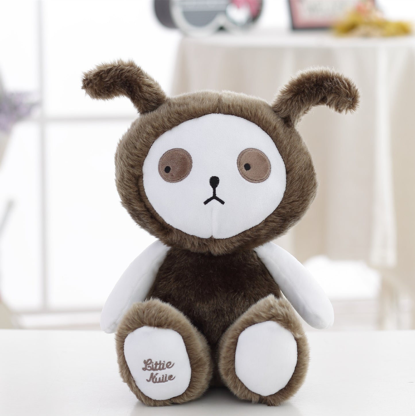 Muñeco de Peluche Inspirado en el Diseño de LuckyBoySunday